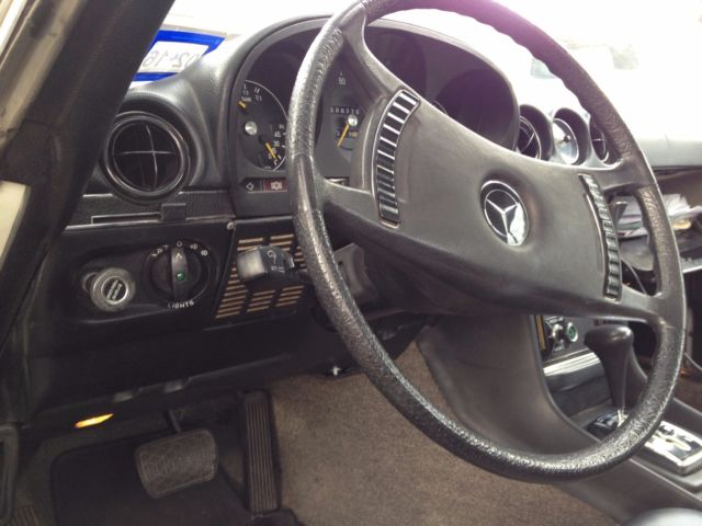 1972 White Mercedes-Benz SL-Class Convertible