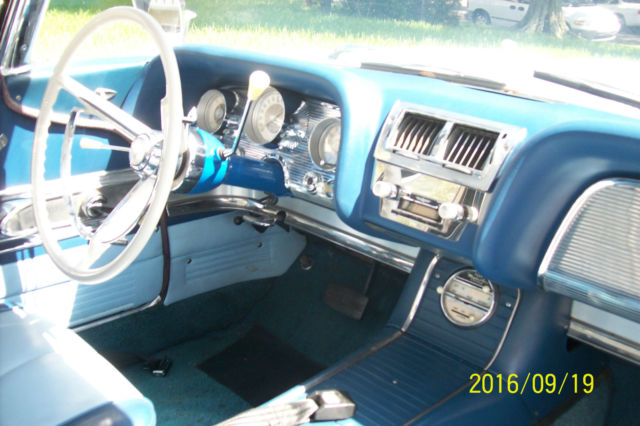 1960 Ford Thunderbird