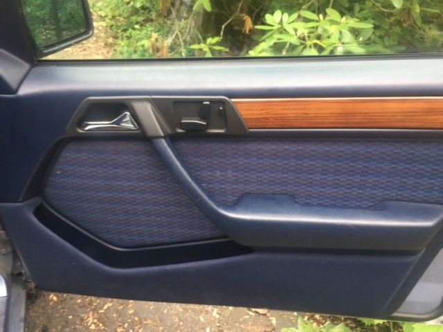 1991 Blue Mercedes-Benz 300-Series Wagon