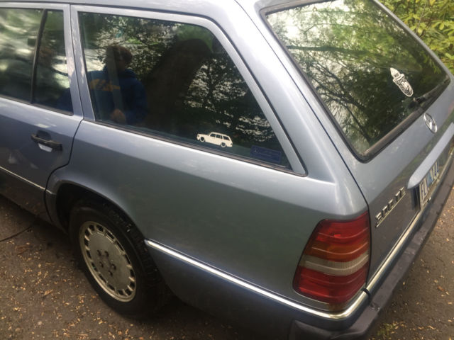 1991 Blue Mercedes-Benz 300-Series Wagon