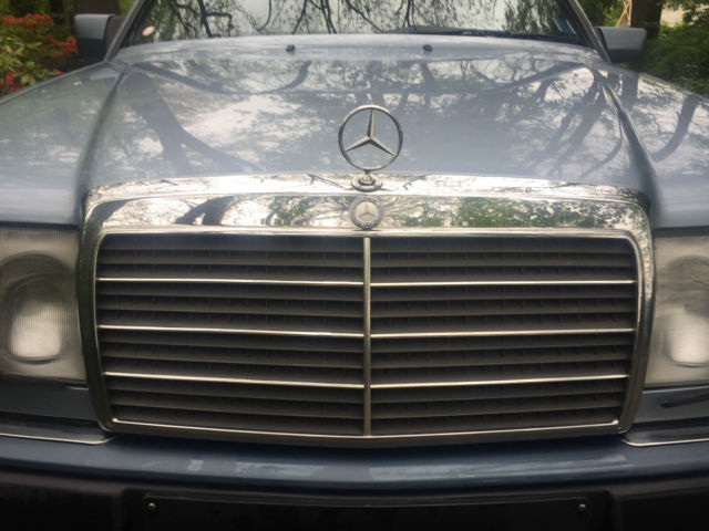 1991 Blue Mercedes-Benz 300-Series Wagon