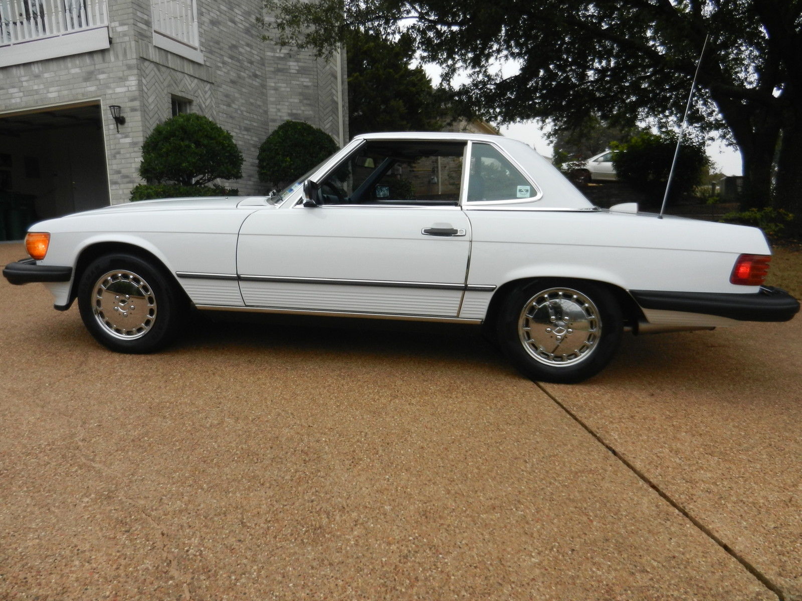1987 White Mercedes-Benz SL-Class Convertible