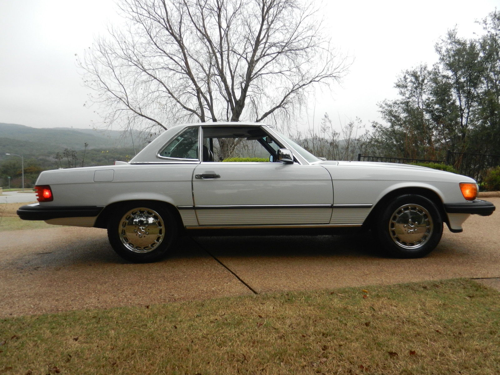 1987 White Mercedes-Benz SL-Class Convertible