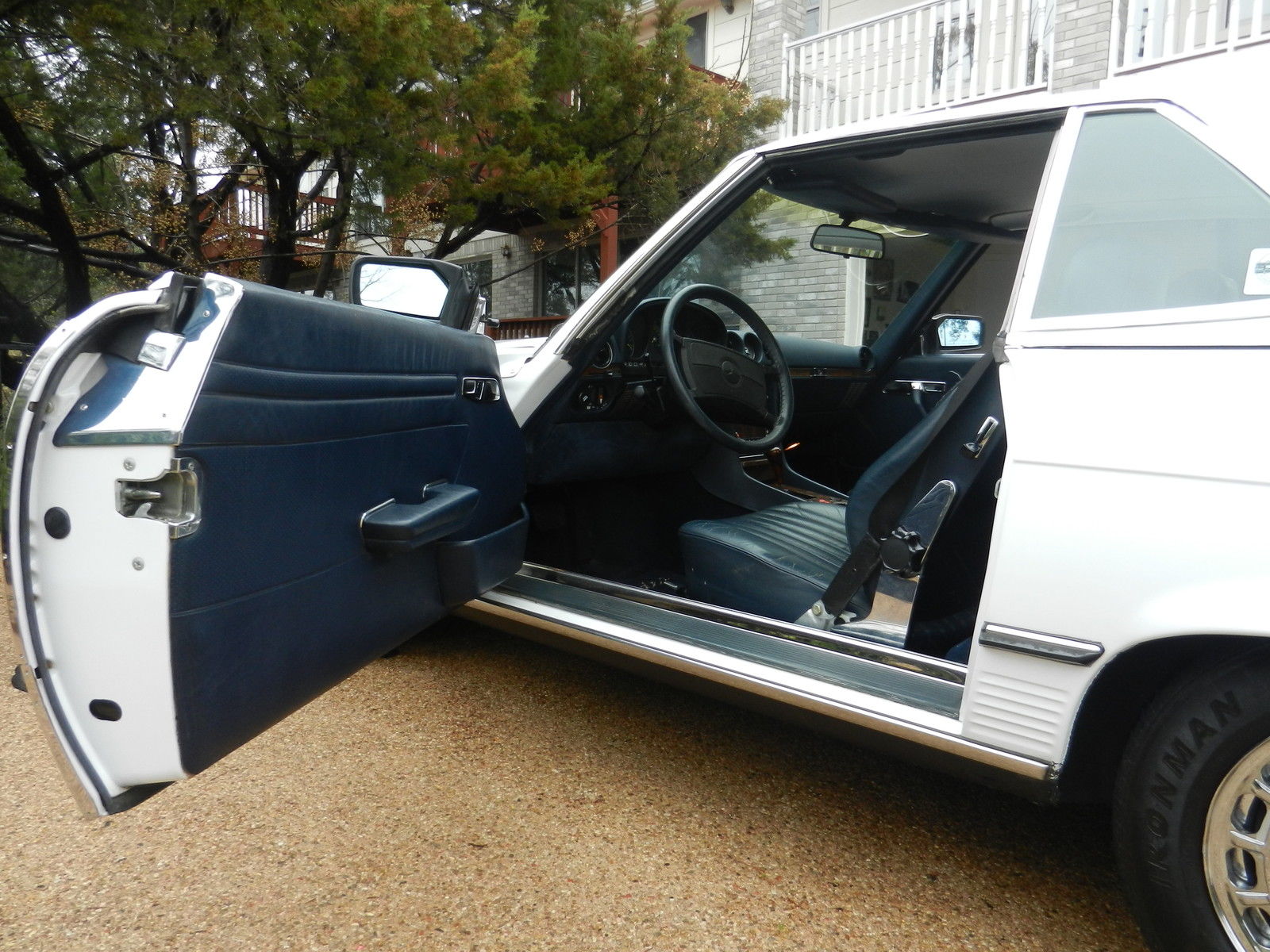 1987 White Mercedes-Benz SL-Class Convertible