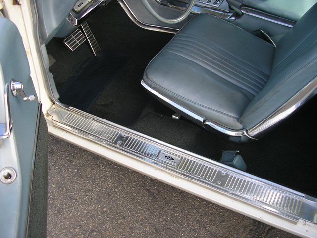 1964 Pearl white Ford Thunderbird Coupe