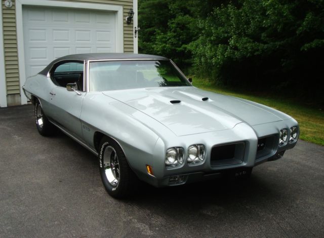 1970 Silver/Black Pontiac GTO Coupe