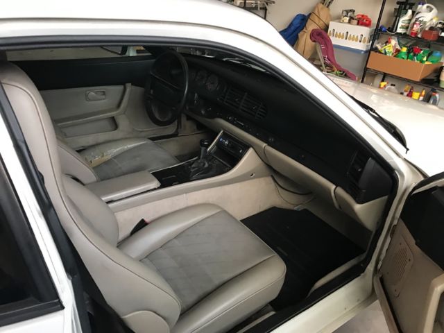 1985 White Porsche 944 Coupe