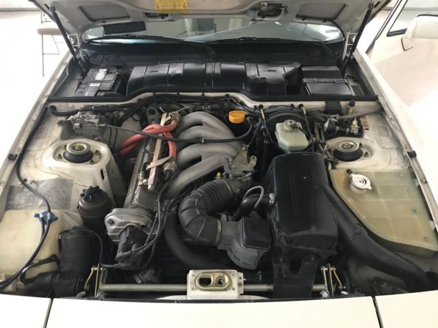 1985 White Porsche 944 Coupe