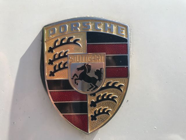 1985 White Porsche 944 Coupe