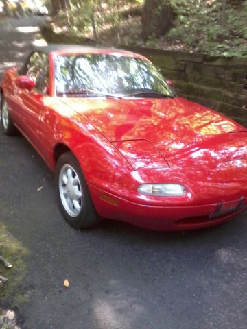 19900000 Red Mazda MX-5 Miata Convertible