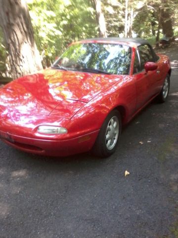 19900000 Red Mazda MX-5 Miata Convertible