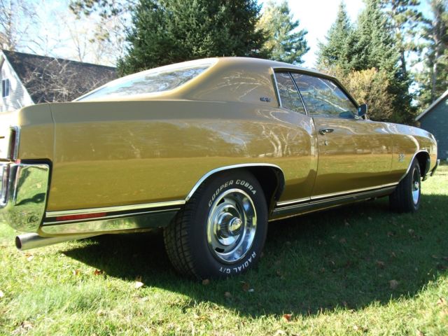1970 Camaro Gold Chevrolet Monte Carlo Coupe
