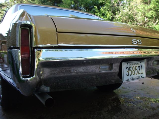 1970 Camaro Gold Chevrolet Monte Carlo Coupe