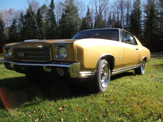 1970 Camaro Gold Chevrolet Monte Carlo Coupe