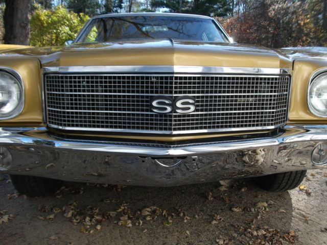 1970 Camaro Gold Chevrolet Monte Carlo Coupe