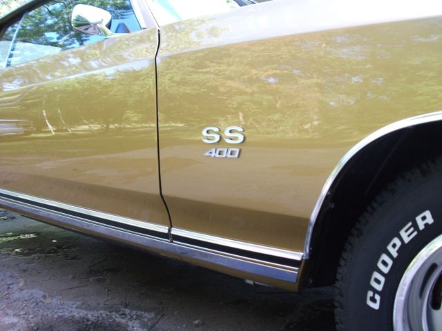 1970 Camaro Gold Chevrolet Monte Carlo Coupe