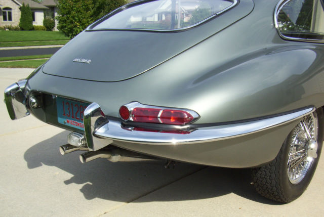 1962 Opalescent Silver Gray Jaguar E-Type