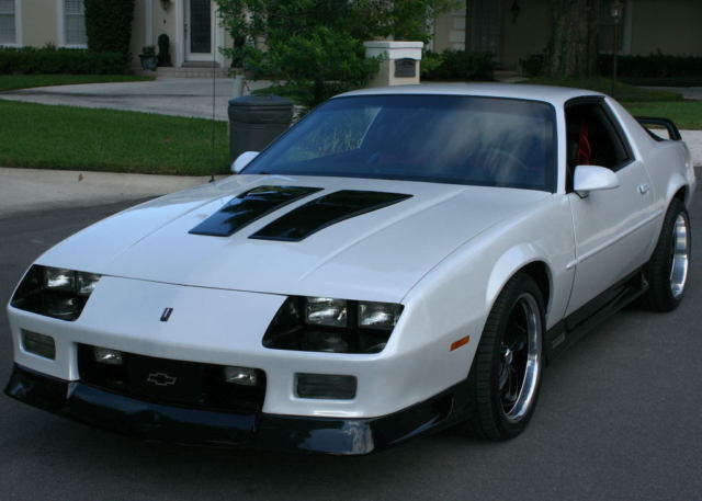 1991 Pearl White Chevrolet Camaro Coupe