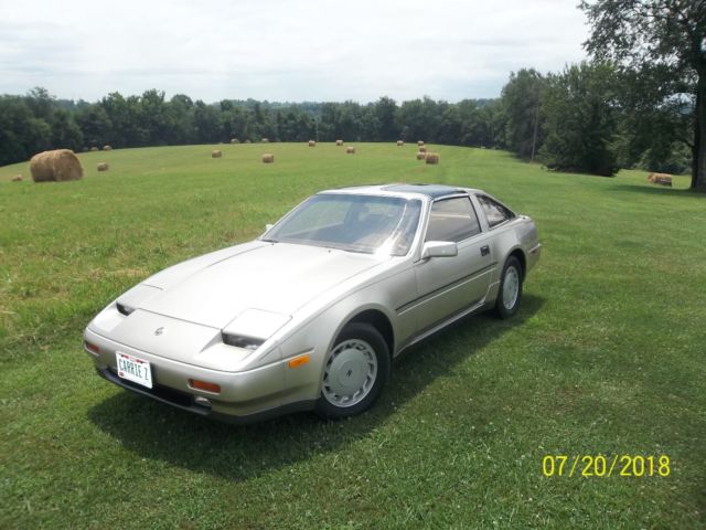 1988 Champagne Nissan 300ZX Hatchback