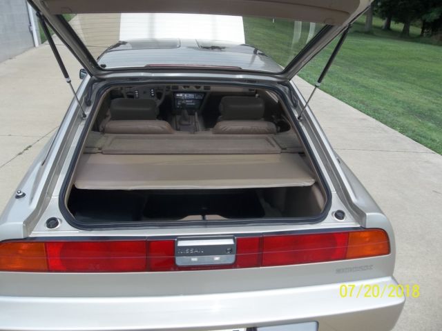 1988 Champagne Nissan 300ZX Hatchback