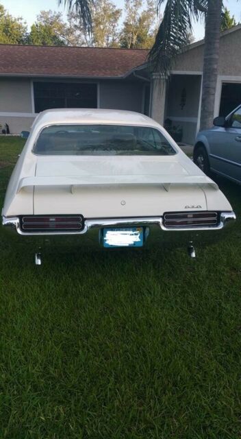 1969 White Pontiac GTO Coupe