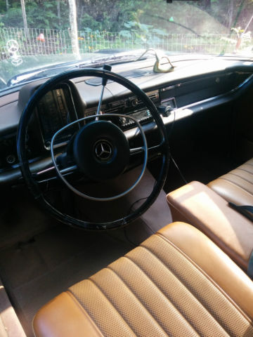 1967 Green Mercedes-Benz 200-Series Cab & Chassis