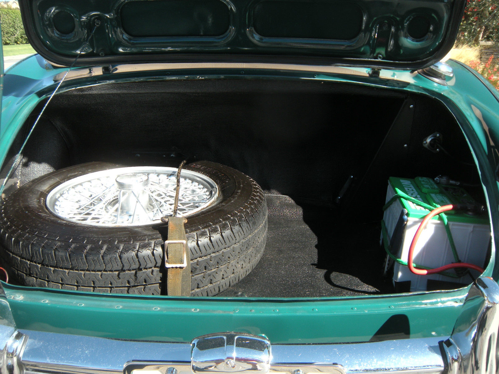 1967 brirish racing green Austin Healey 3000 Convertible