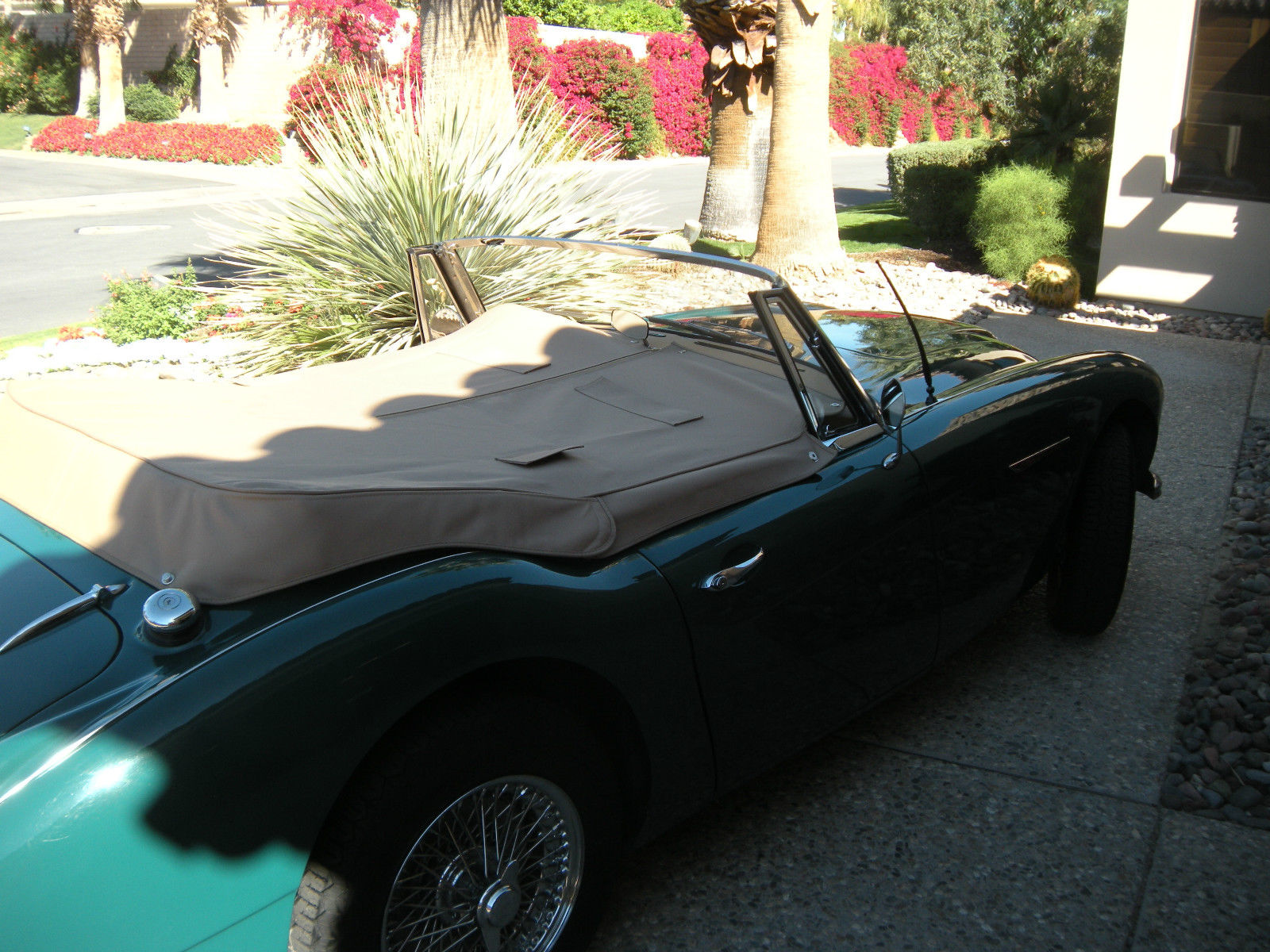 1967 brirish racing green Austin Healey 3000 Convertible