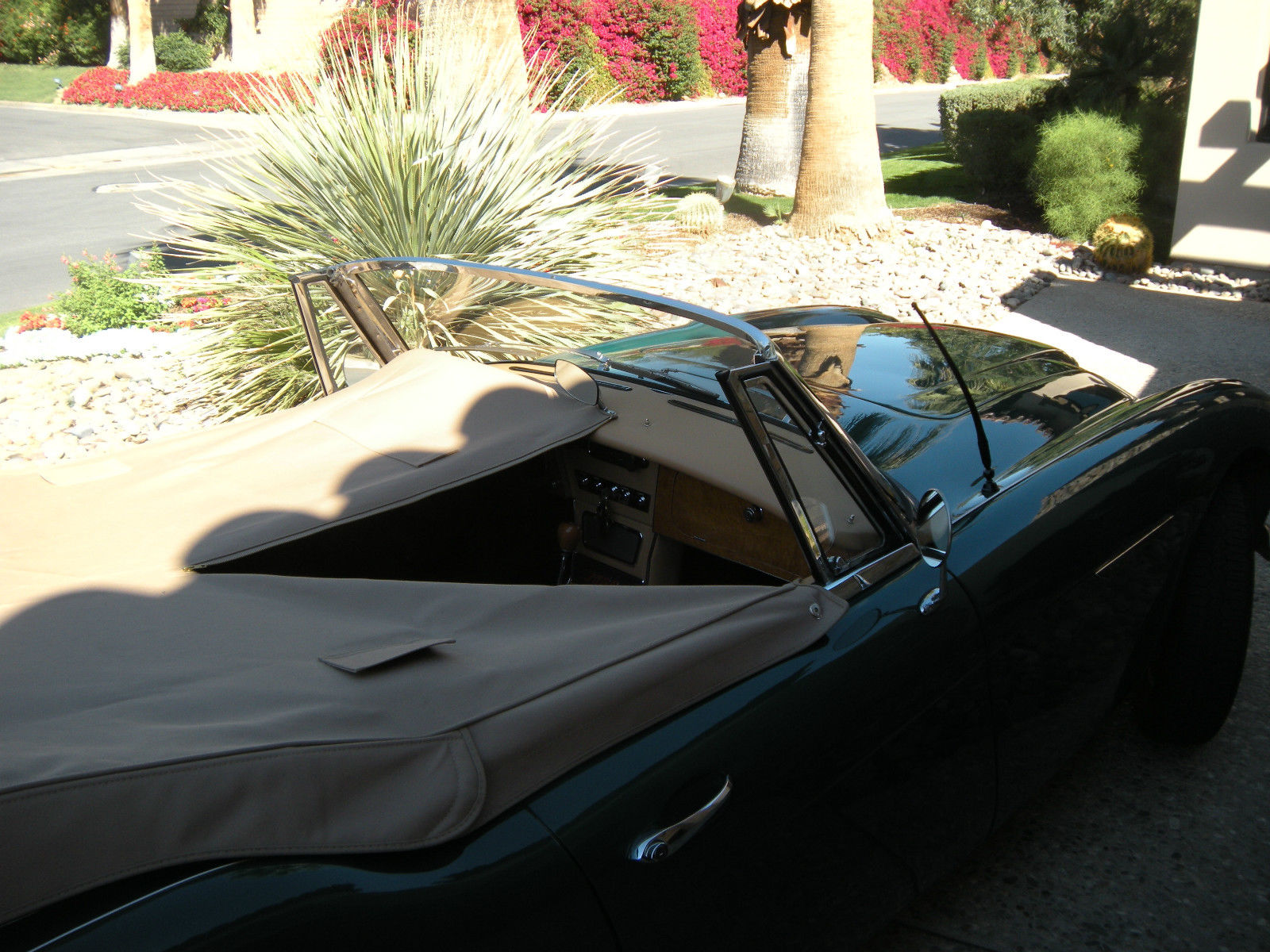 1967 brirish racing green Austin Healey 3000 Convertible
