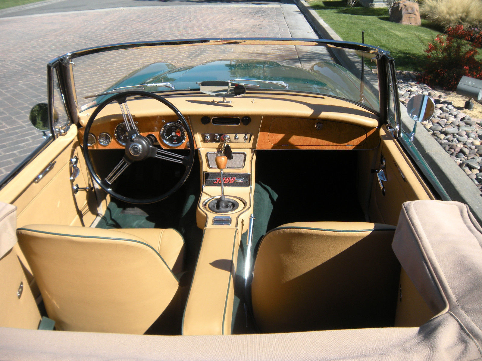 1967 brirish racing green Austin Healey 3000 Convertible