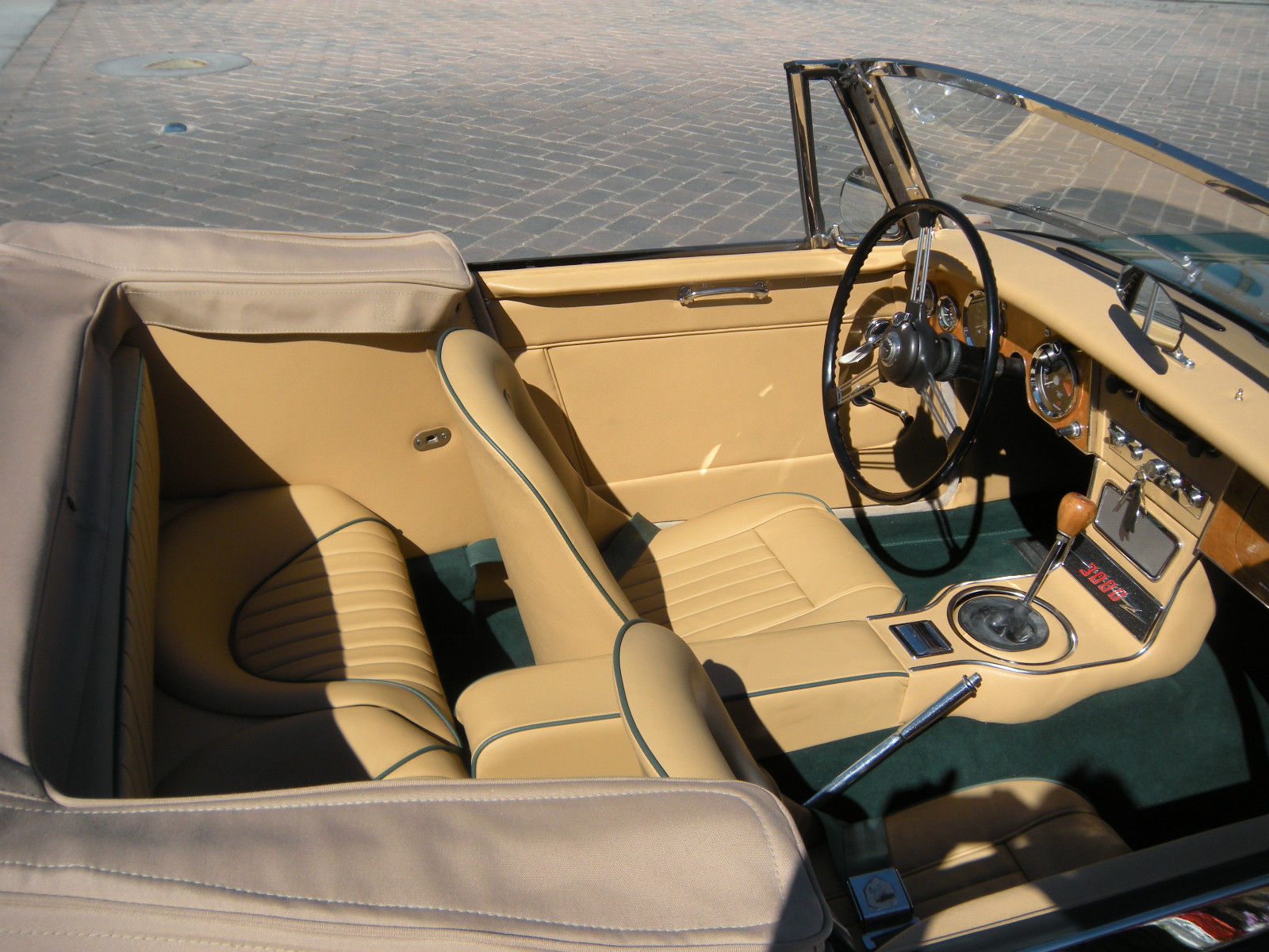 1967 brirish racing green Austin Healey 3000 Convertible