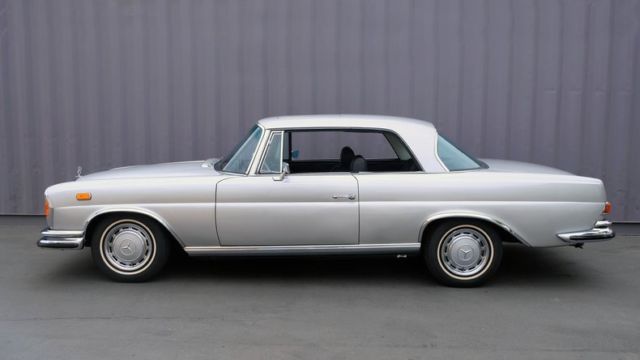 1971 Silver Mercedes-Benz 280SE 3.5 Coupe Coupe