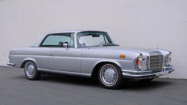 1971 Silver Mercedes-Benz 280SE 3.5 Coupe Coupe