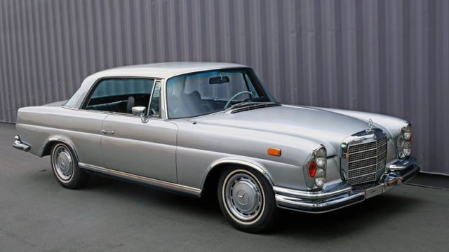 1971 Silver Mercedes-Benz 280SE 3.5 Coupe Coupe