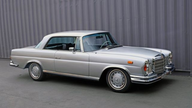 1971 Silver Mercedes-Benz 280SE 3.5 Coupe Coupe