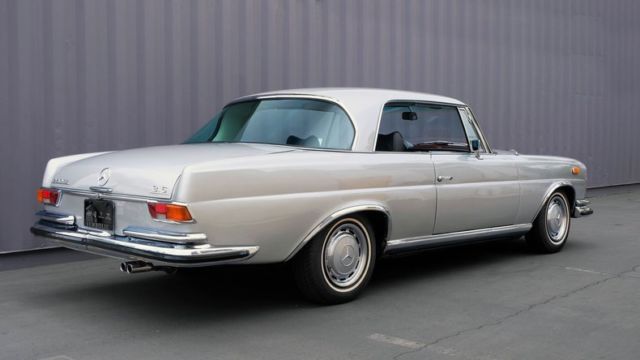 1971 Silver Mercedes-Benz 280SE 3.5 Coupe Coupe