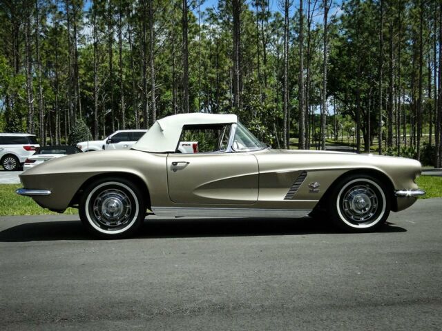 1962 Beige Chevrolet Corvette Roadster