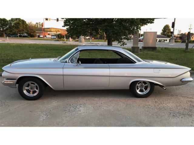 1961 White Chevrolet Bel Air/150/210 Coupe