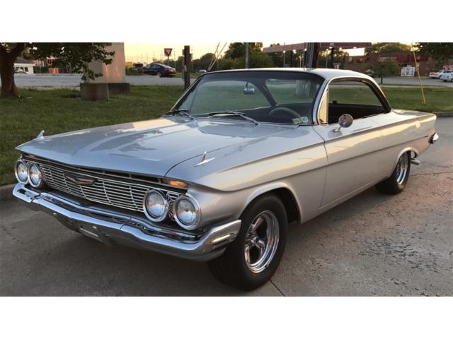 1961 White Chevrolet Bel Air/150/210 Coupe