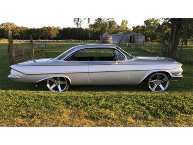 1961 White Chevrolet Bel Air/150/210 Coupe