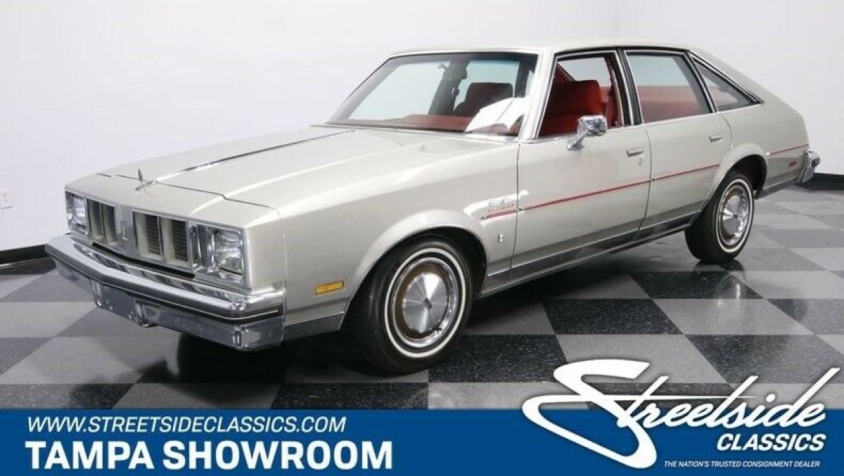 1978 Silver Oldsmobile Cutlass Sedan