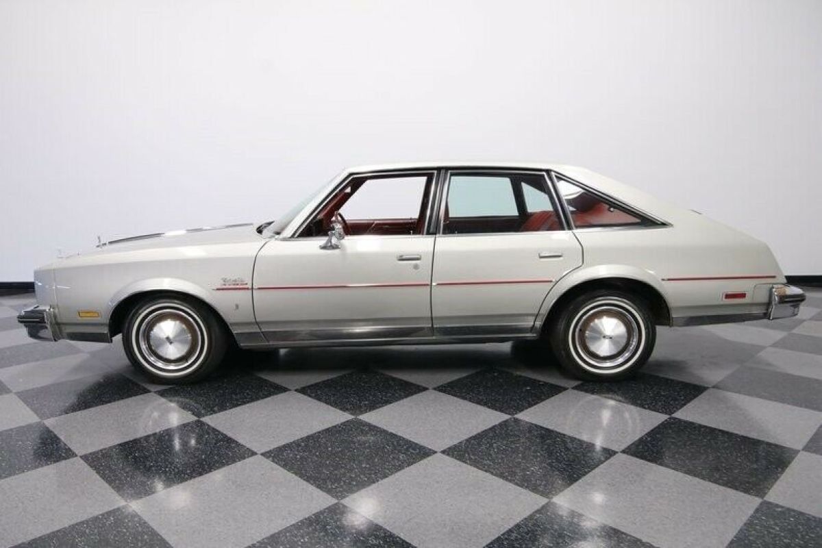 1978 Silver Oldsmobile Cutlass Sedan