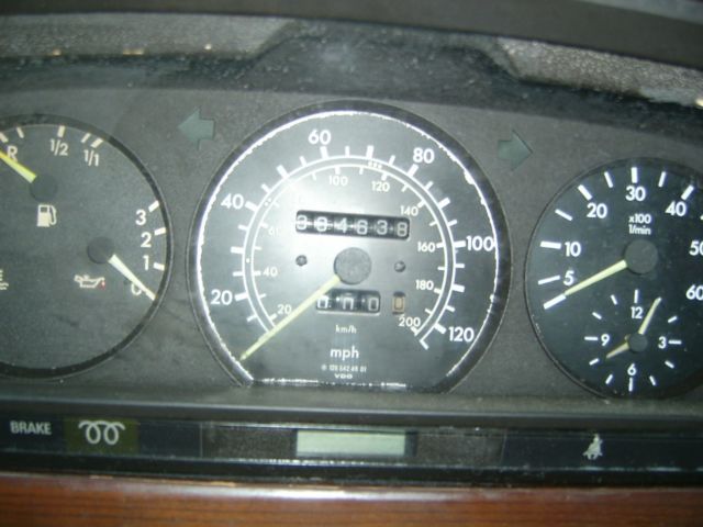 1984 Silver Mercedes-Benz S-Class Sedan