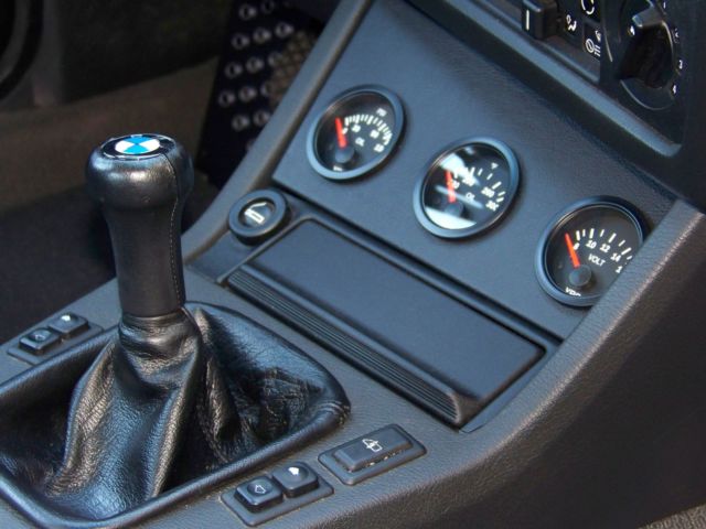 1991 Diamond Schwartz/Metalic Black BMW 3-Series Coupe