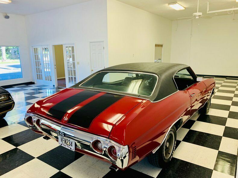 1972 Red Chevrolet Chevelle Coupe