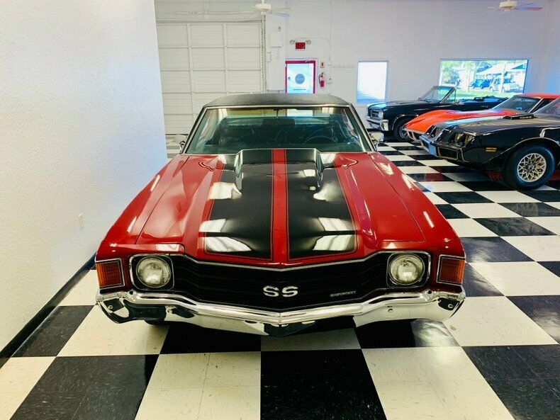1972 Red Chevrolet Chevelle Coupe