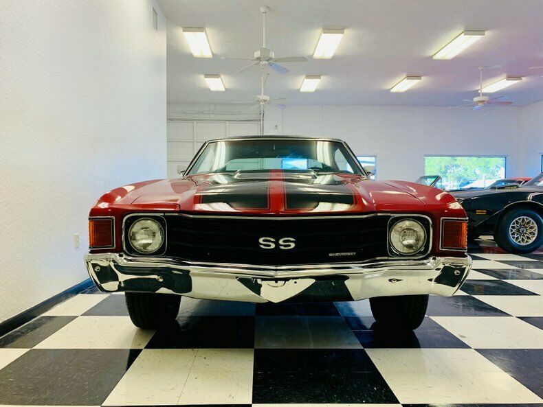 1972 Red Chevrolet Chevelle Coupe