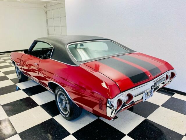 1972 Red Chevrolet Chevelle Coupe