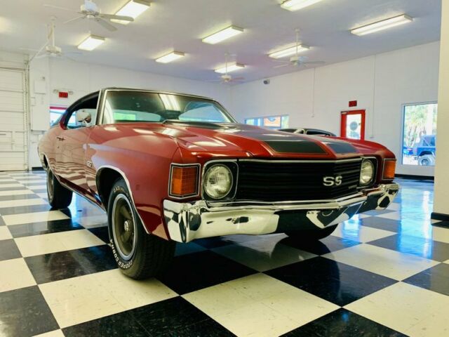 1972 Red Chevrolet Chevelle Coupe