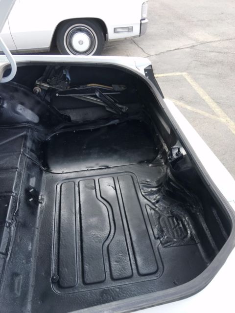 1983 White Chevrolet Monte Carlo Coupe